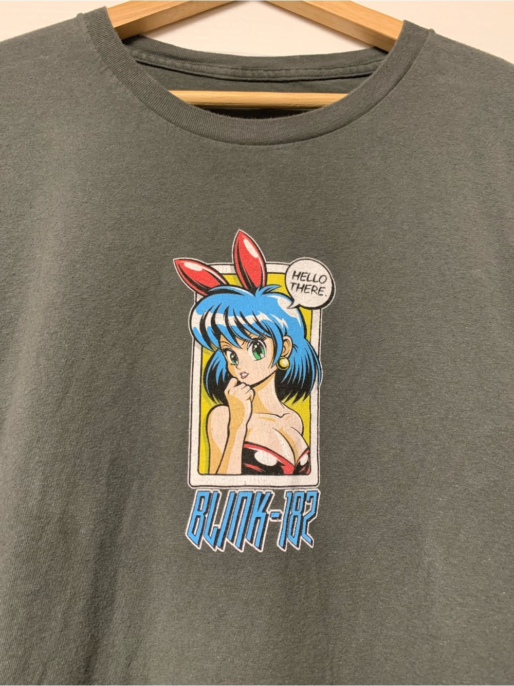 Blink 182 T-Shirt Anime Bunny Girl - Picture 2 of 6